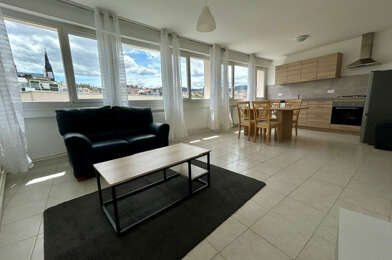 Appartement 3 pièces 825 €