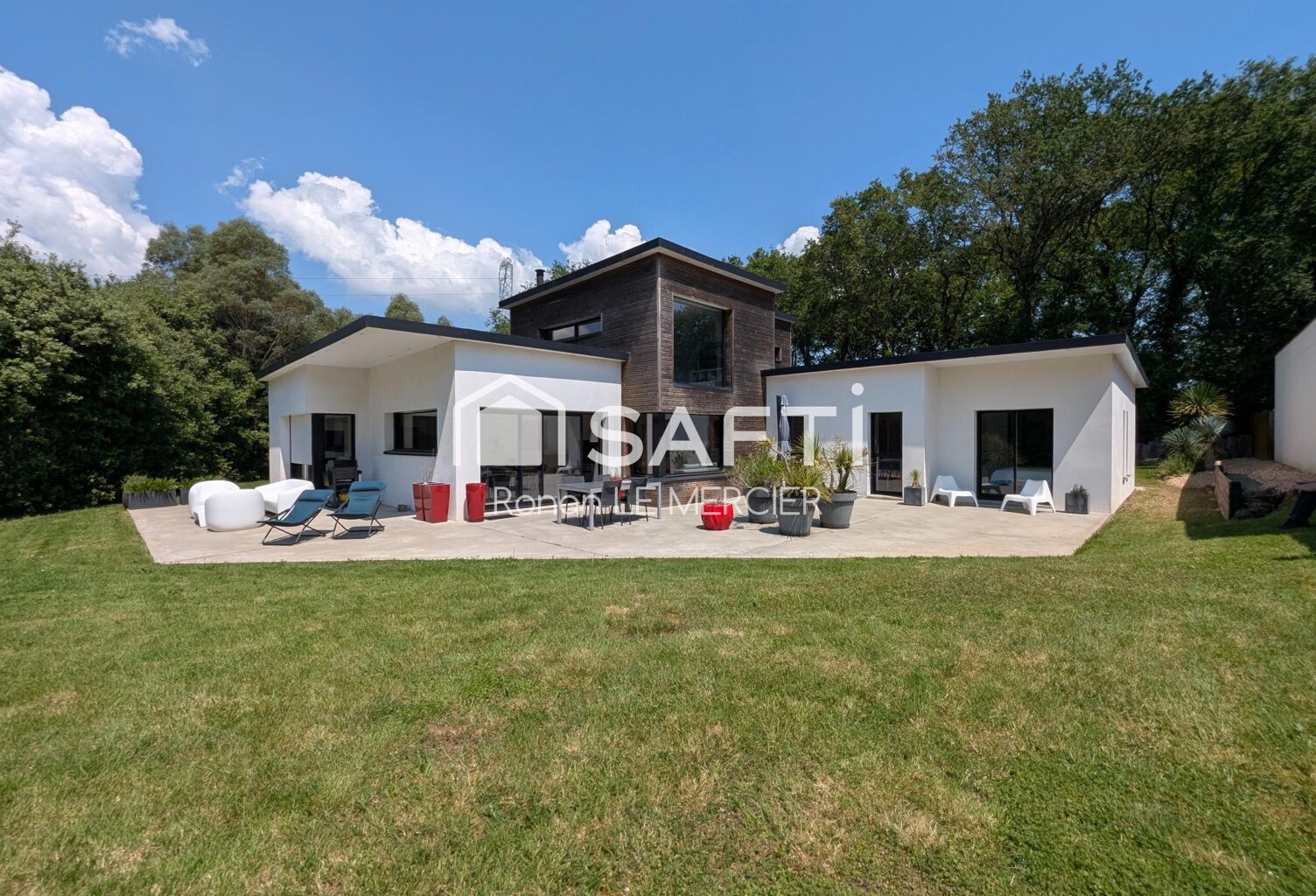 Maison d'architecte, volumes généreux et vie de plain-pied — photo 1