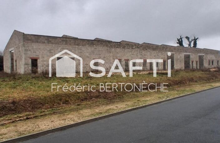 Bâtiment industriel non fini implanté dans une zone industrielle dynamique. — photo 2