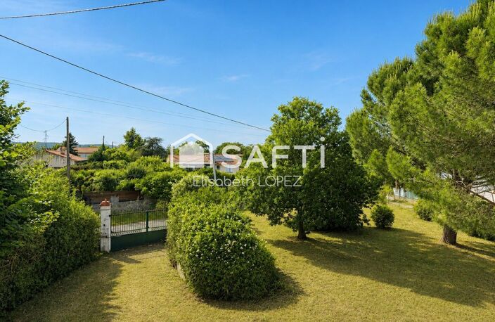 Maison familiale de 130 m² avec piscine et fort potentiel de rénovation sur 1 943 m² de terrain — photo 3