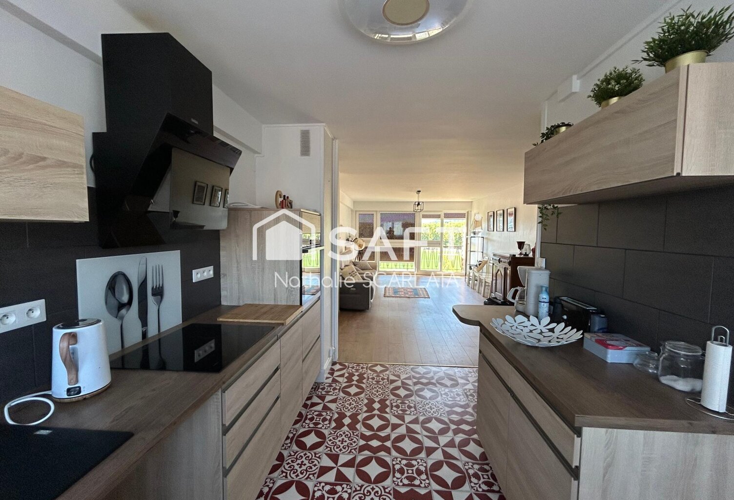 Appartement rénové de 72 m² avec 2 chambres, balcon et garage — photo 1