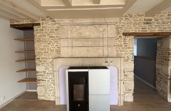 Maison avec extérieur et garage — photo 3
