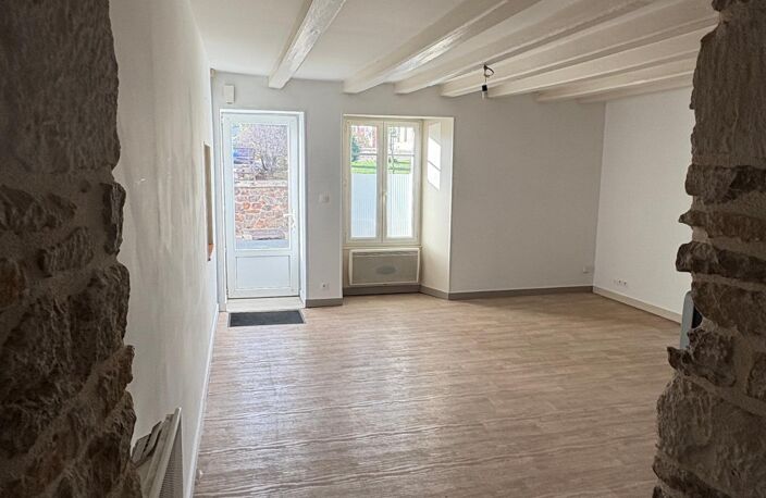 Maison avec extérieur et garage — photo 5