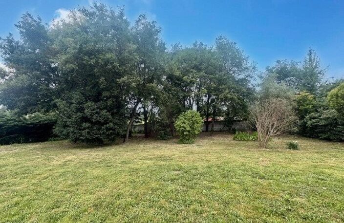 LABASTIDE CLERMONT - Beau terrain à bâtir, dans un cadre verdoyant — photo 2