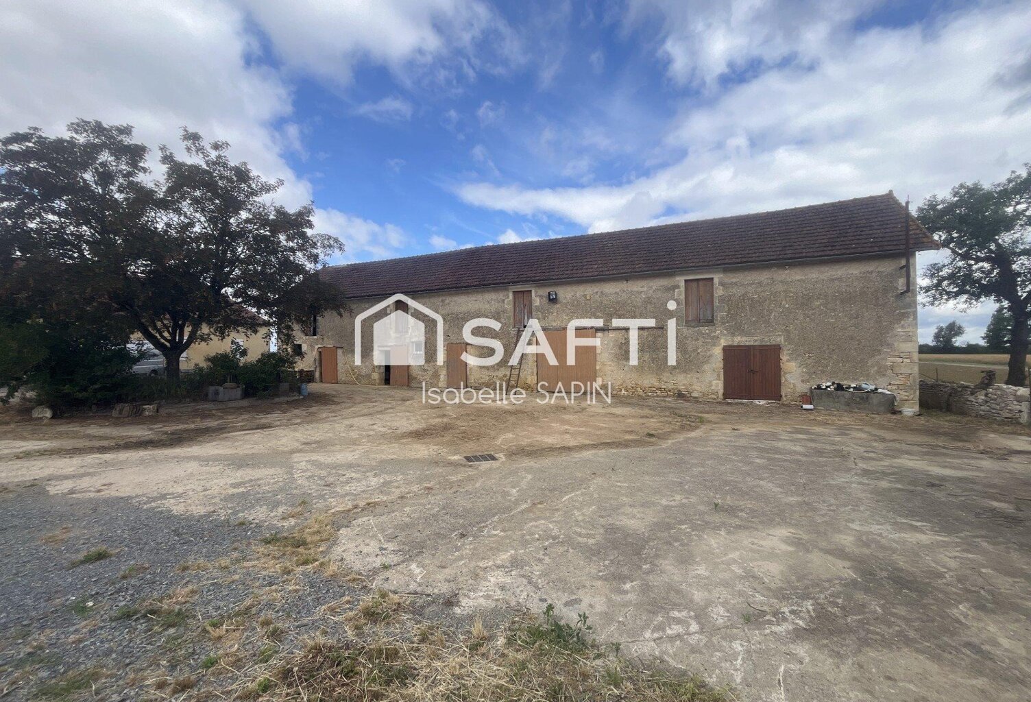 Grange à rénover à la campagne — photo 1