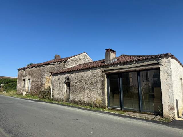 MAISON A RENOVER — photo du bien