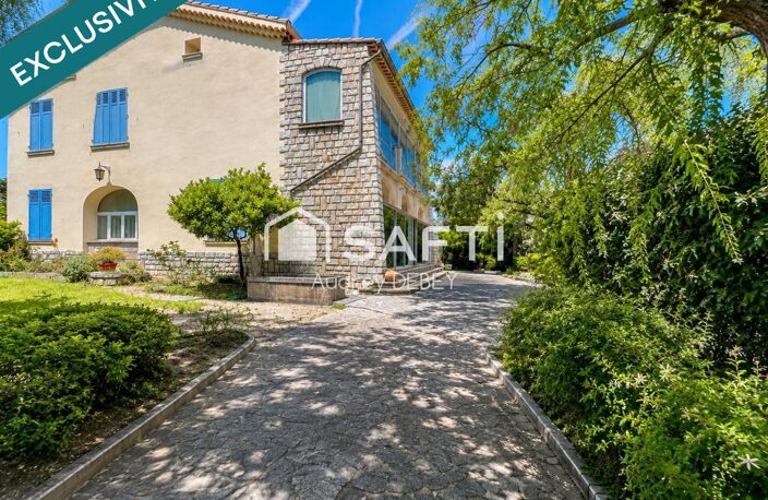UNE ADRESSE D'EXCEPTION À SANARY-SUR-MER : VUE MER, PORT À PIED, CALME ABSOLU. PARCELLE CONSTRUCTIBLE ATTENANTE DE 1 245 M² EN SUS — photo 5