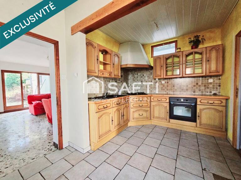 Maison semi-individuelle avec jardin et dépendance — photo 1