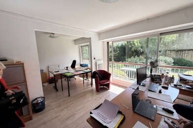 Bureau  635 €
