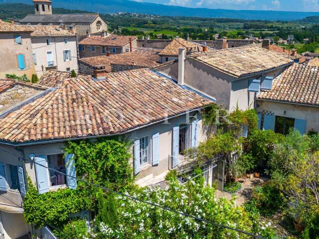 Maison de village de charme à Caromb : volumes généreux, dépenda — photo du bien