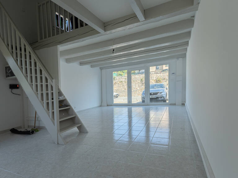 RARE   Local commercial avec mezzanine et vitrine   Le Roure — photo 1
