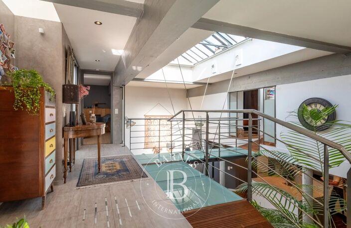 OULLINS CENTRE - Loft en duplex de 180 m² - 3 chambres - Jardin privatif de 70 m² — photo 3