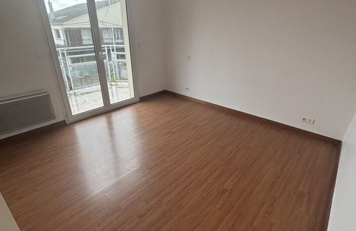 Appartement à louer à Ste Geneviève des Bois avec FLOR'IMMO — photo 3