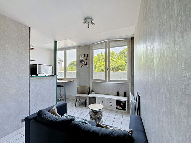 Appartement 2 pièces 1 chambre, quartier Sainte-Anne à Nantes. Place de parking. — photo du bien