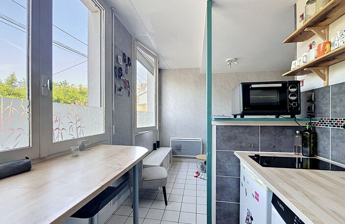Appartement 2 pièces 1 chambre, quartier Sainte-Anne à Nantes. Place de parking. — photo 2