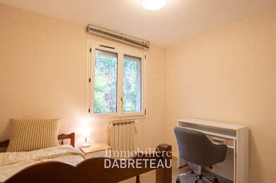 Appartement 5 pièces 593 €