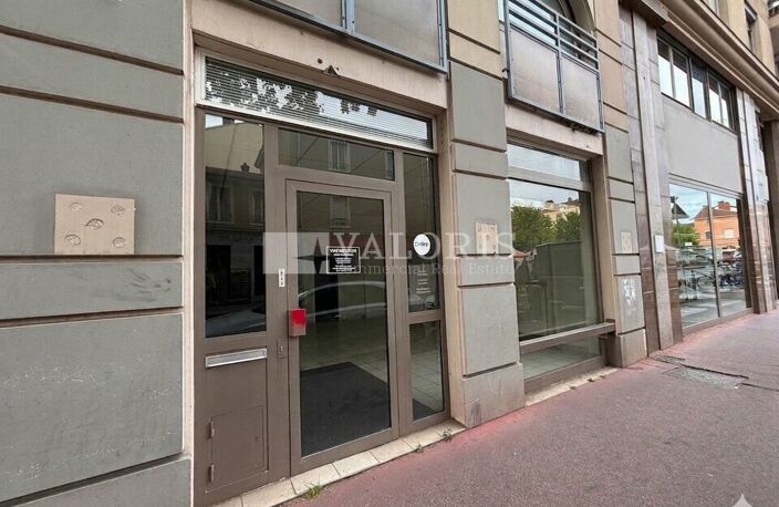 LOCAL COMMERCIAL à LOUER — photo 2