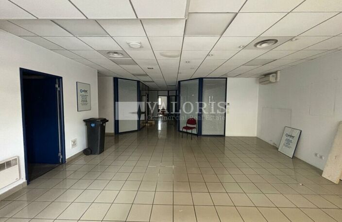 LOCAL COMMERCIAL à LOUER — photo 3
