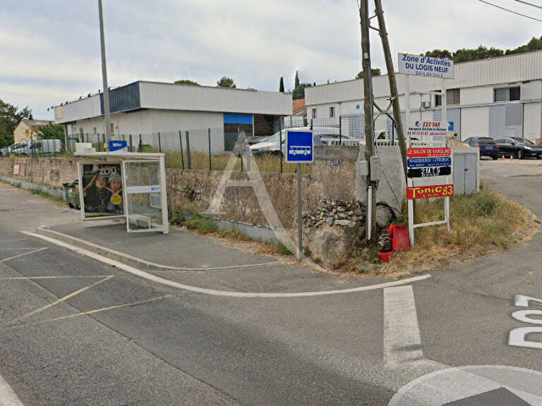 LOCAL PROFESSIONNEL SOLLIES VILLE 96 M² + 30 m² STOCKAGE — photo 1