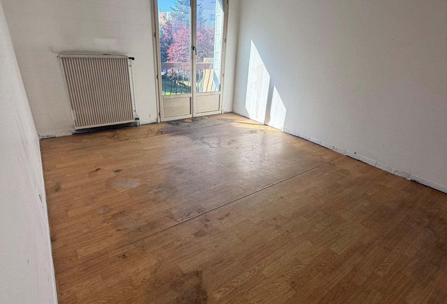 Appartement à rénover ANNONAY   SECTEUR DOMAINE DE LA GARE — photo 1