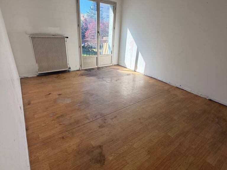 Appartement à rénover ANNONAY   SECTEUR DOMAINE DE LA GARE — photo 1