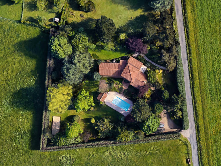 Maison familiale rare, avec vaste parc arboré et piscine — photo 1