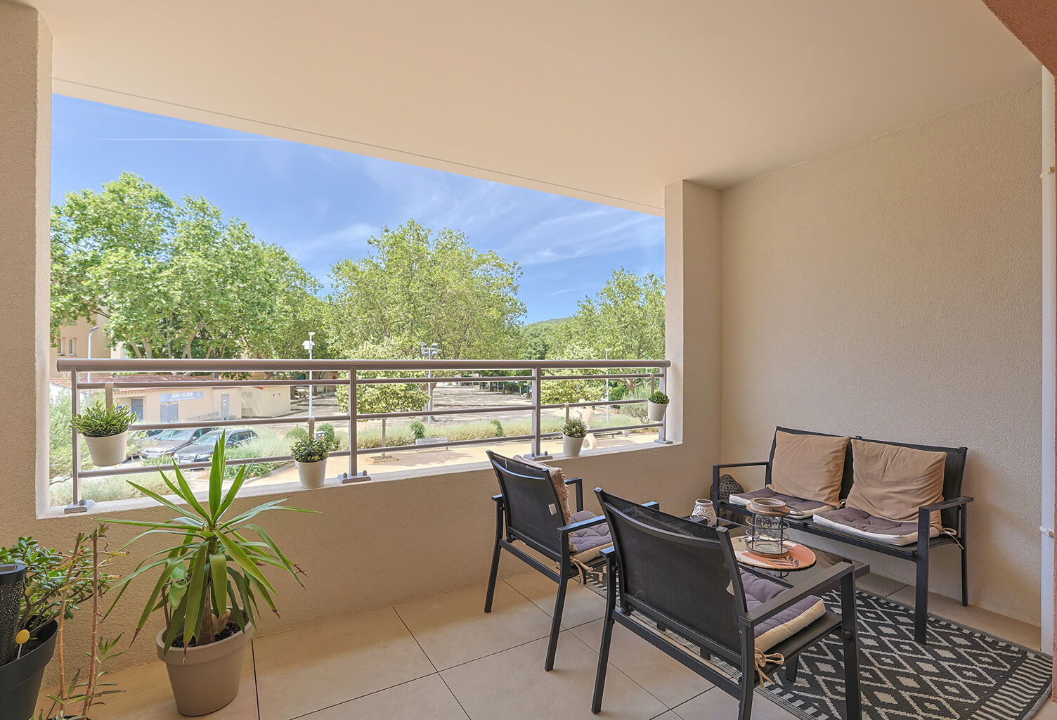 APPARTEMENT T3 - ASCENSEUR-  BALCON ET DOUBLE GARAGE - SOLLIES-PONT 83210 — photo 1