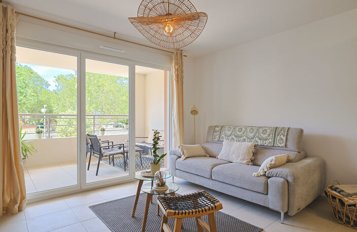 APPARTEMENT T3 - ASCENSEUR-  BALCON ET DOUBLE GARAGE - SOLLIES-PONT 83210 — photo 3