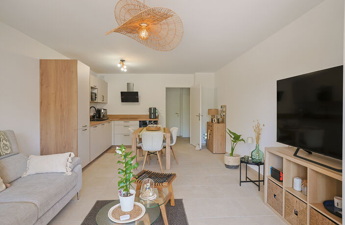 APPARTEMENT T3 - ASCENSEUR-  BALCON ET DOUBLE GARAGE - SOLLIES-PONT 83210 — photo 4