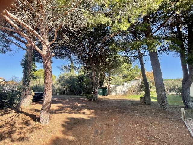 Terrain constructible — photo du bien