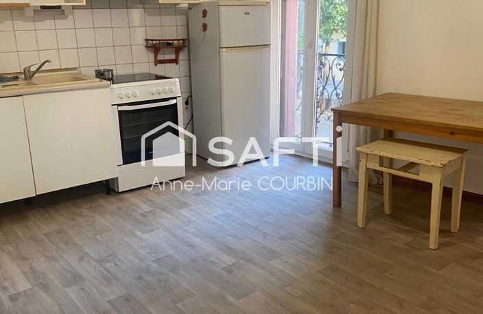 Maison D angle au coeur du village de Serignan à Renover. — photo 4