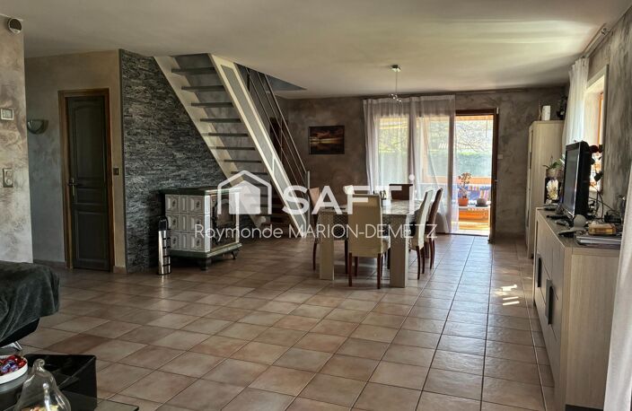 Idéale pour une famille, secteur tranquille, proche de toutes commodités, totalement rénovée en 2022. — photo 2
