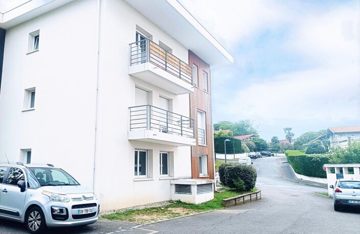 Bayonne ARROUSSETS T3 récent de 63m2 avec 2 places de parking couvertes et un cellier — photo 5