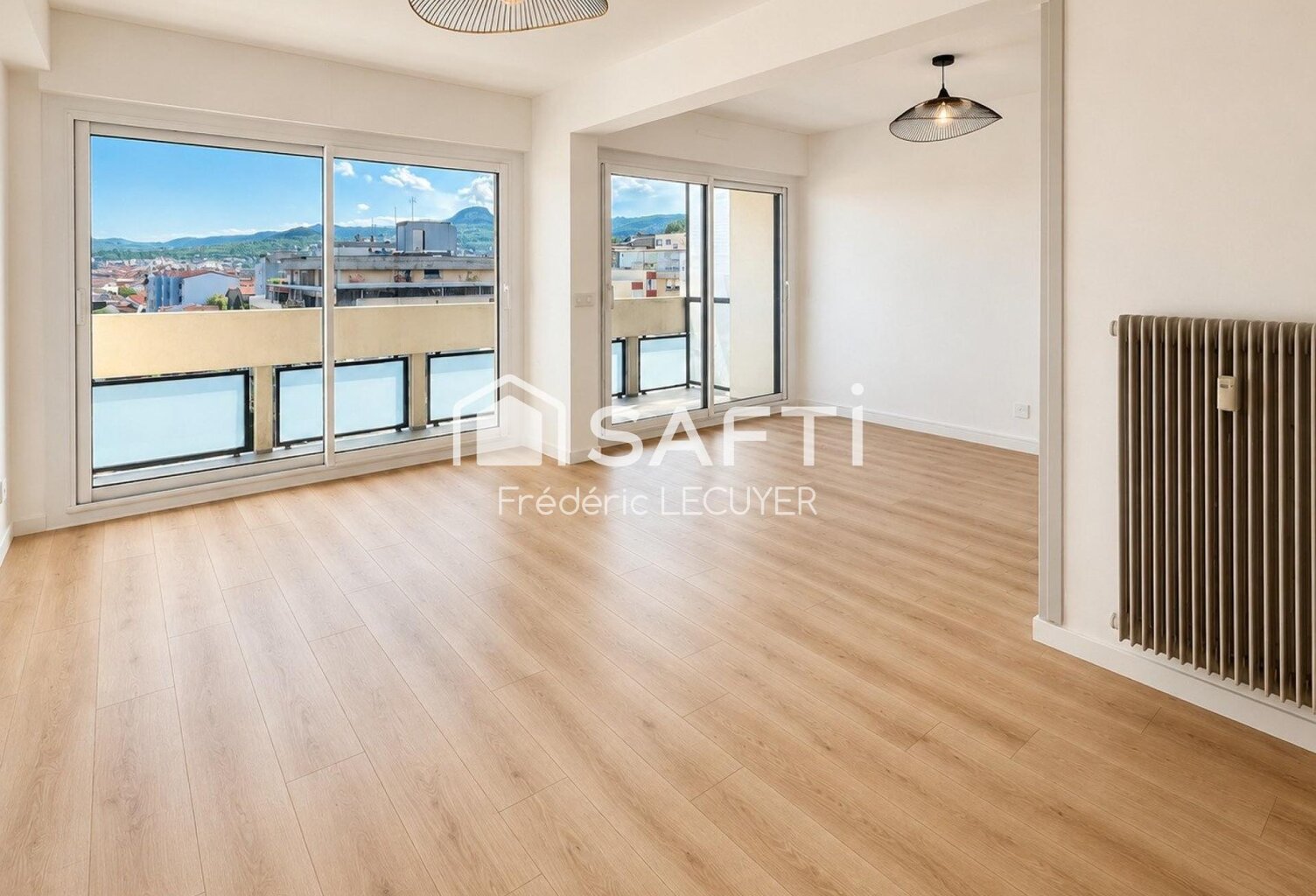 CLERMONT-FERRAND  APPARTEMENT D'EXCEPTION AVEC VUE PANORAMIQUE AU 6? ÉTAGE — photo 1