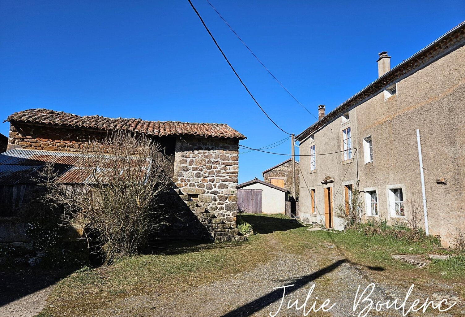 Maison avec dépendances dans charmant hameau — photo 1