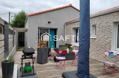 Maison familiale. Double garages. Grand terrain. — photo du bien