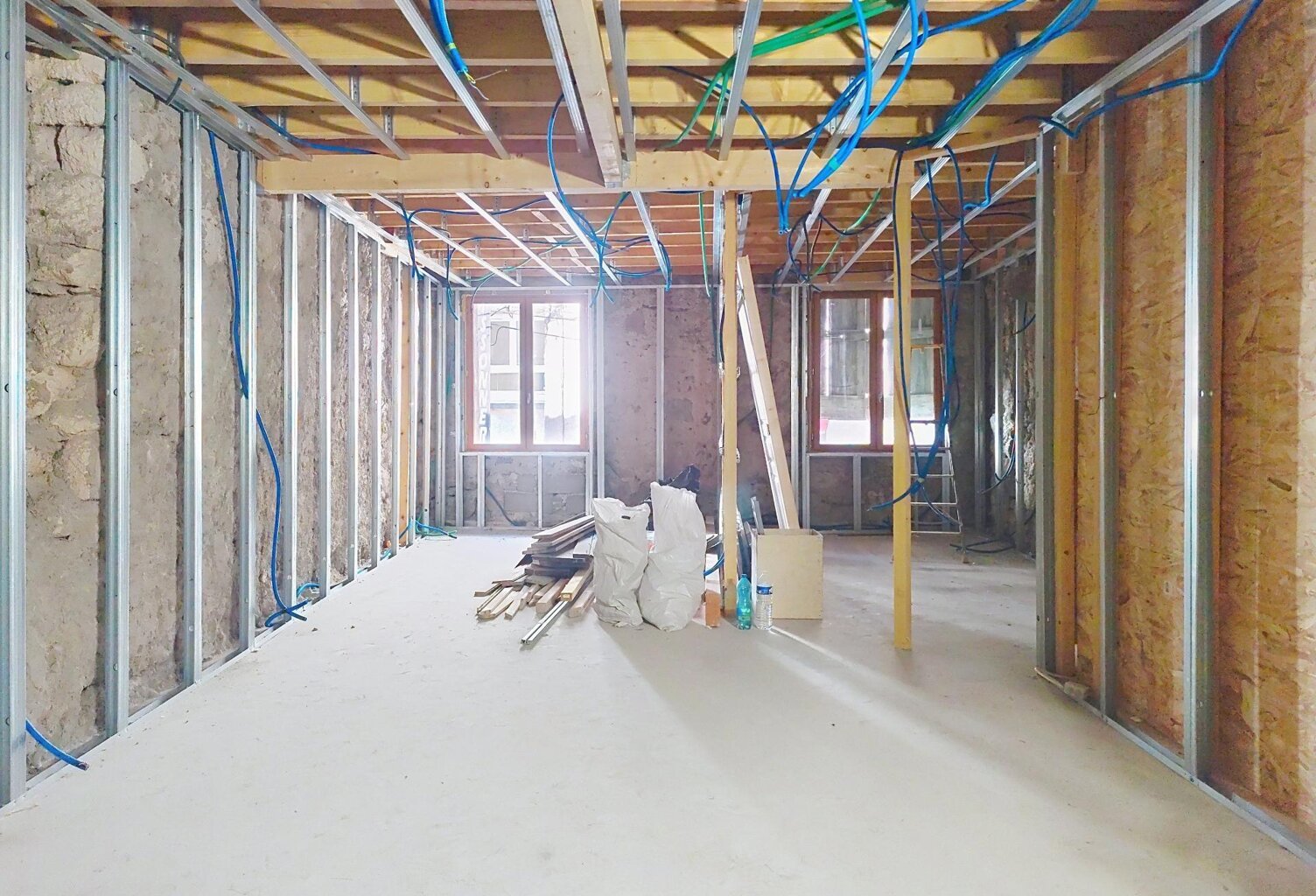 appartement à rénover dans maison de ville idéal investisseur — photo 1