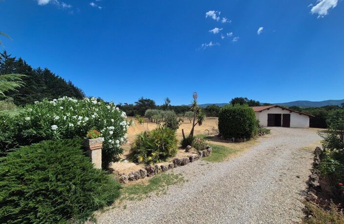 Villa 4 chambres  piscine double garage / 6800 m² — photo 4
