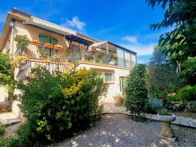 CHARMANTE VILLA PROVENCALE AVEC APPARTEMENT INDEPENDANT — photo du bien