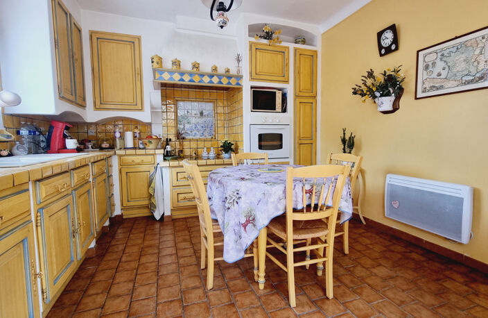 CHARMANTE VILLA PROVENCALE AVEC APPARTEMENT INDEPENDANT — photo 4