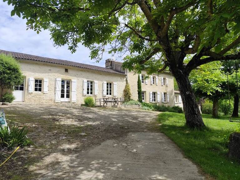 Maison en pierre de 6 pièces principales — photo 1