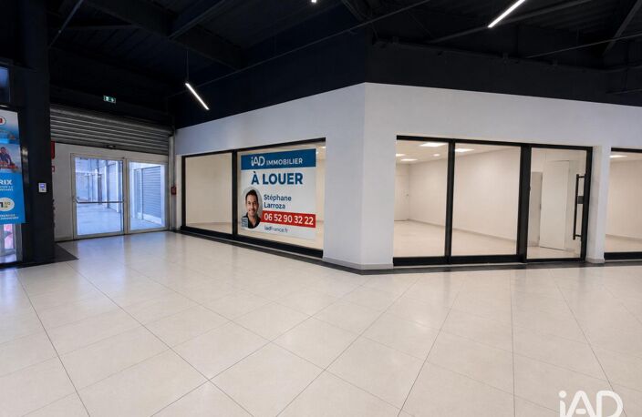 Location Boutique/Local commercial 177 m&sup2; — photo 2