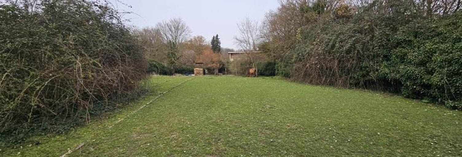 Terrain  2318 m² à vendre à Magny-en-Vexin (95420)