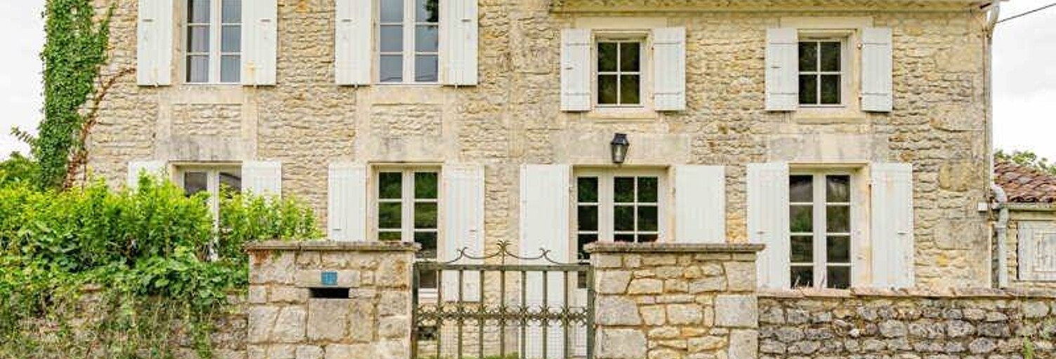 Maison 8 Pièces 180 m² à vendre à Saint-Romain-de-Benet (17600)