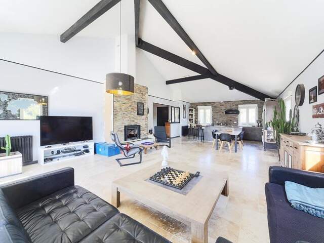 Maison de bourg de 7 pièces principales — photo du bien