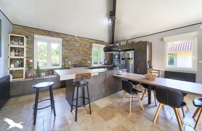 Maison de bourg de 7 pièces principales — photo 2