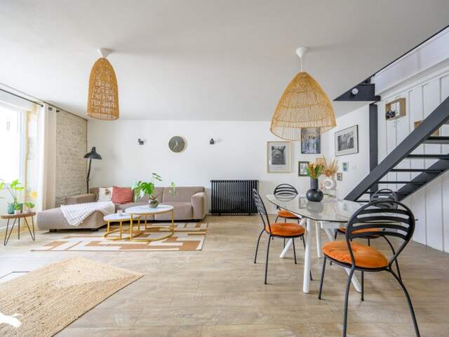 Maison en pierre de 4 pièces principales — photo du bien