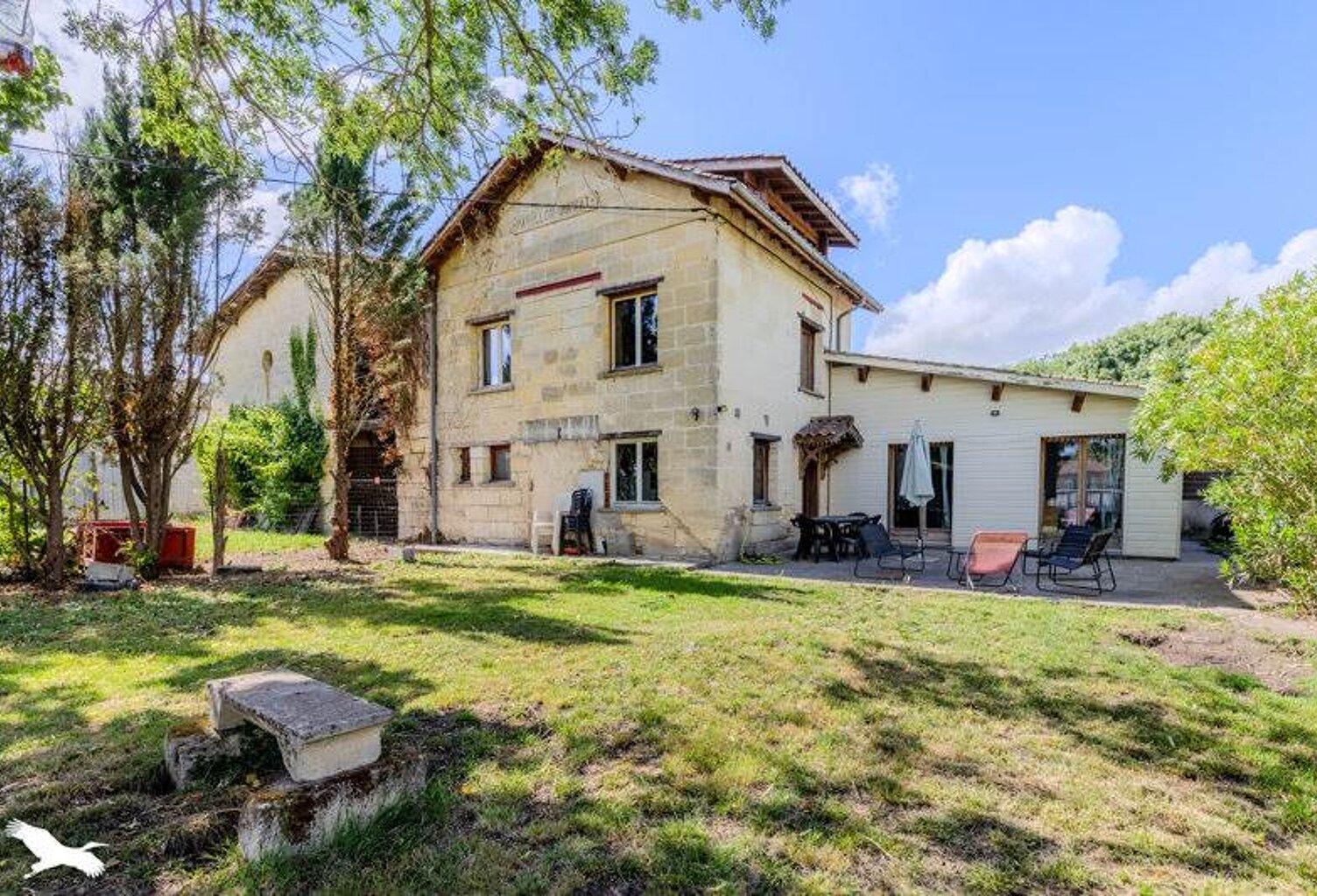 Maison en pierre de 6 pièces principales — photo 1