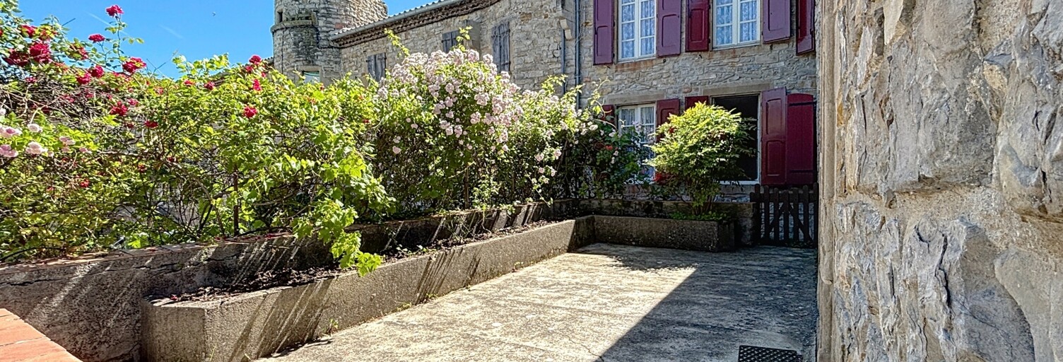 Maison 8 Pièces 196 m² à vendre à Saint-Georges-de-Luzençon (12100)