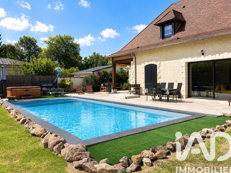 Vente Maison/villa 8 pièces — photo 1